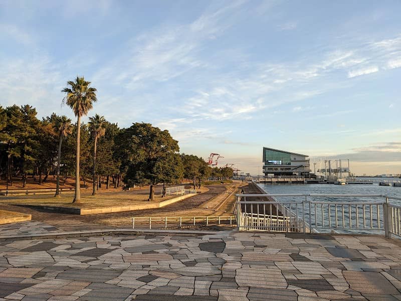 Water and Greenery Promenade - Image 2