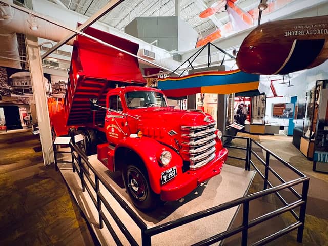 Sioux City Public Museum - Image 2