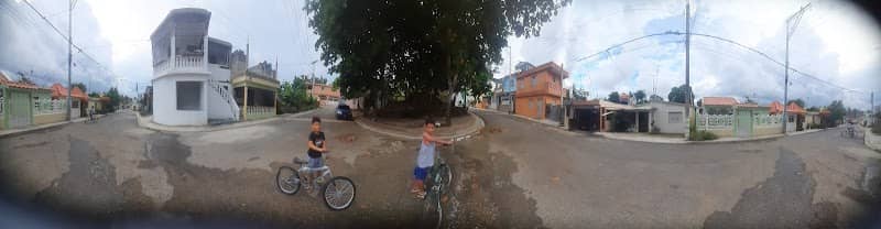Almendras Park - Image 1