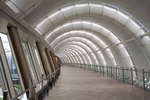 Sky Bridge: Taman Anggrek Mall - Hub Life Mall - Image 2