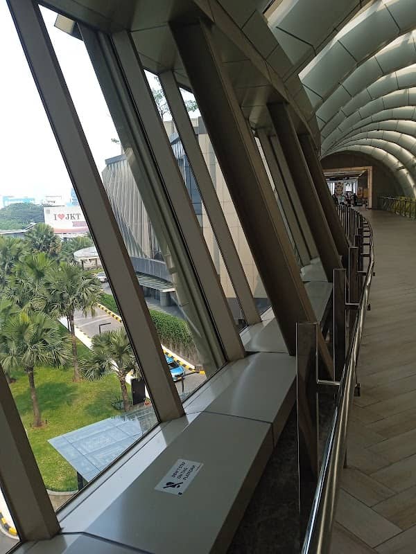 Sky Bridge: Taman Anggrek Mall - Hub Life Mall - Image 1
