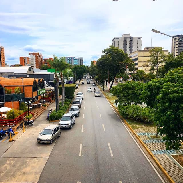 Pasarela Av. Lara - Image 2