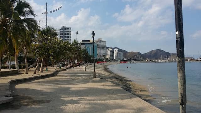Parque Camellón Rodrigo de Bastidas - Image 1