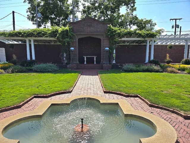 Barker Mansion - Image 3