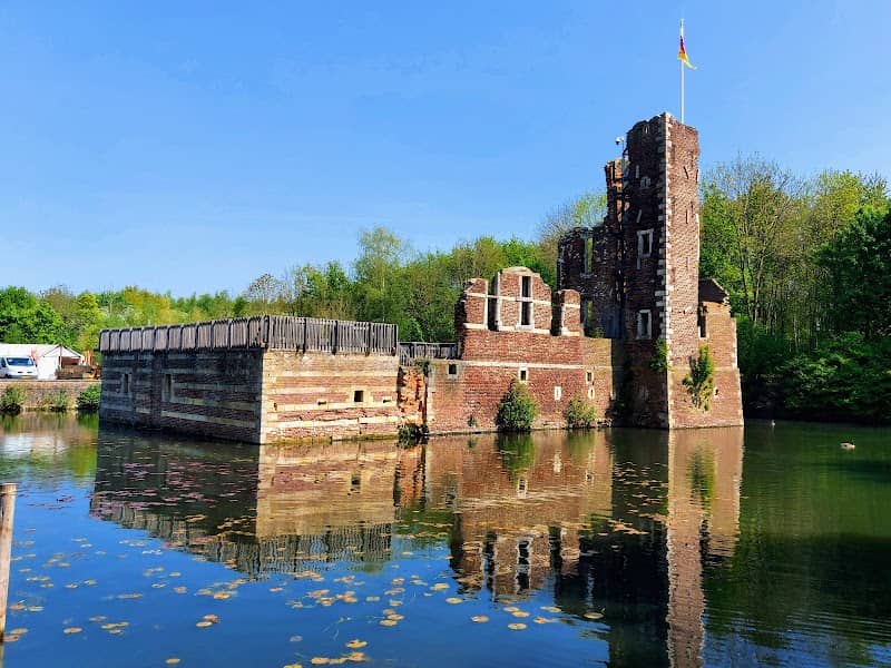 Schaesberg Castle - Image 2