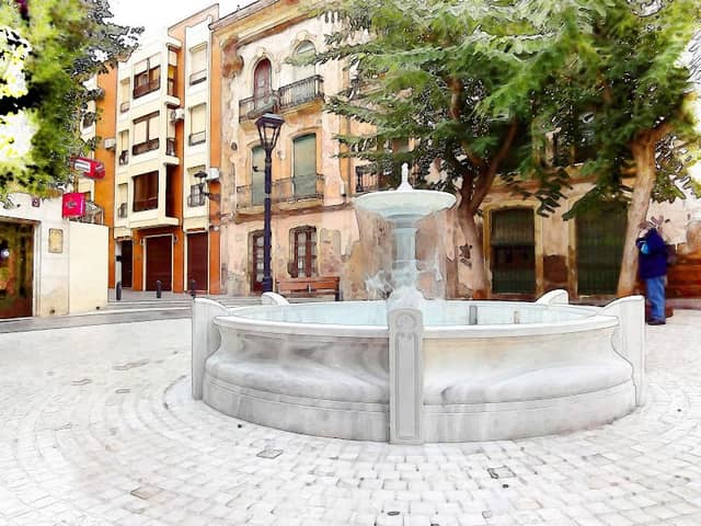 Réplica antigua fuente de la Catedral - Image 2