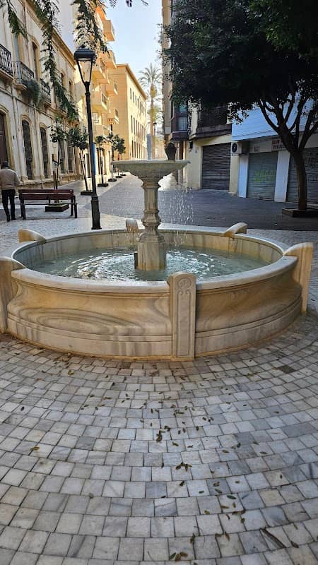 Réplica antigua fuente de la Catedral - Image 1