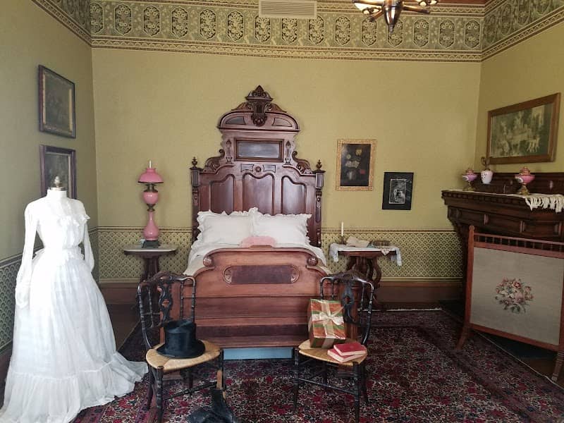 Governor Oglesby Mansion Inc - Image 1