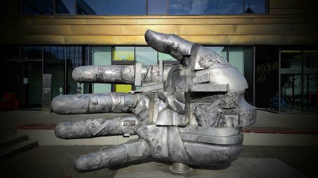 Metallisierte Hand - Image 1