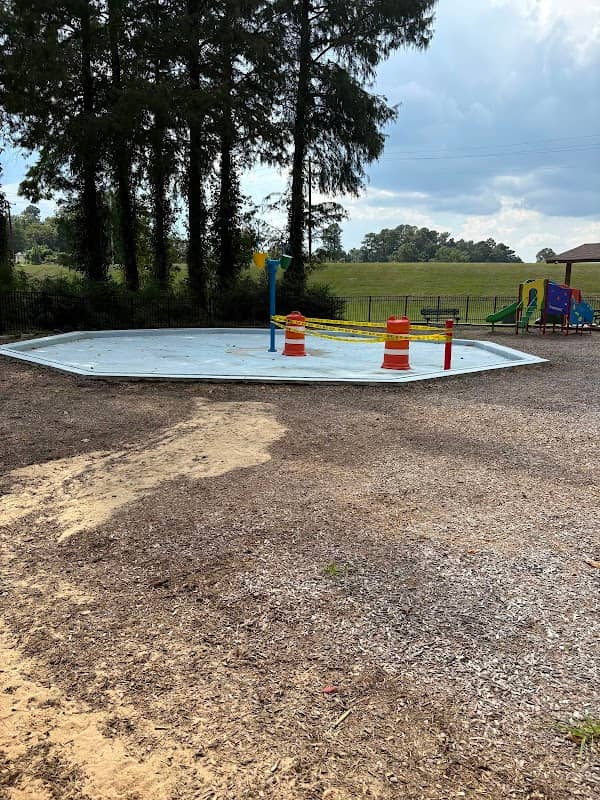 Calhoun splash pad - Image 1