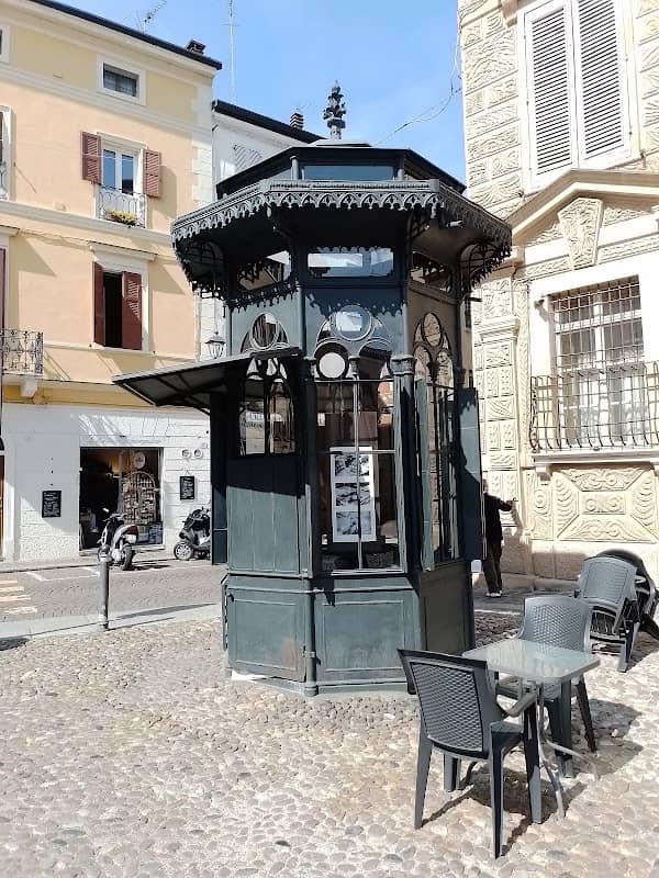 Antica Edicola Liberty - Image 1