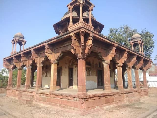 Dhakri Ka Mahal - Image 2