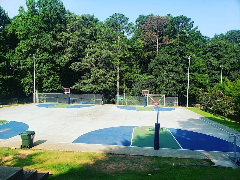 Pine Log Park - Image 3