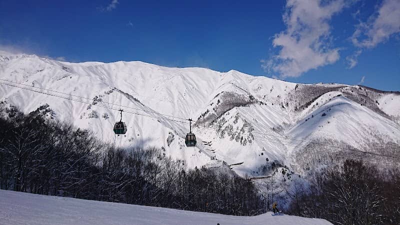 Hakuba Goryu Snow Resort - Image 1