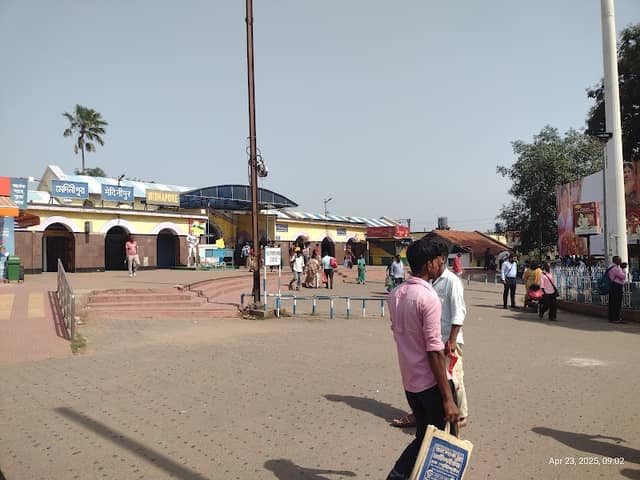 Midnapore Rail Station new foot over bridge - Image 2