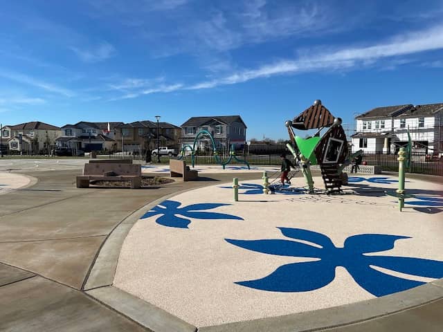 Hummingbird Park - Image 2
