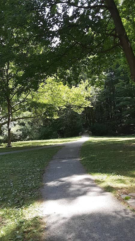 Arboretum Park - Image 2