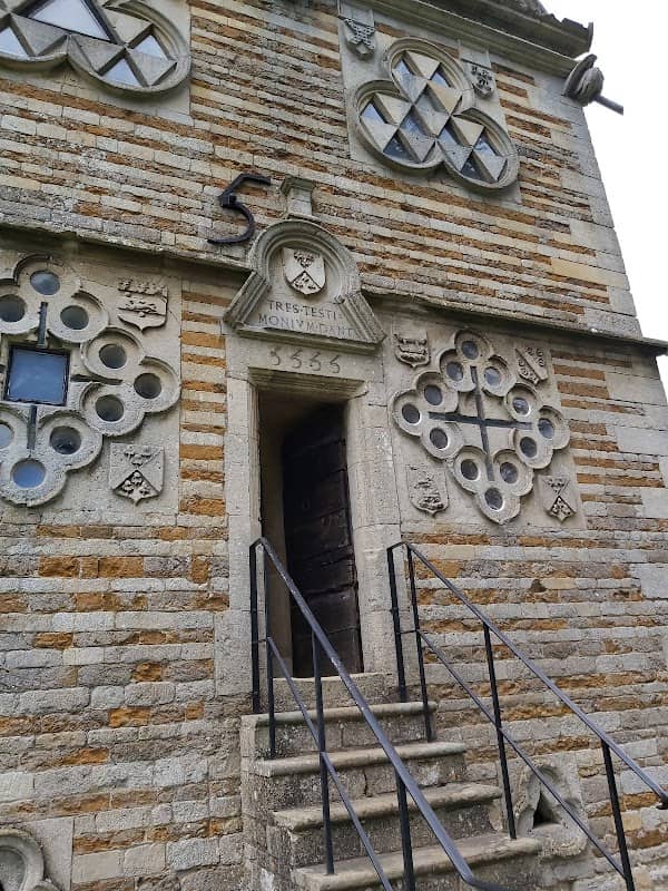 Rushton Triangular Lodge - Image 1