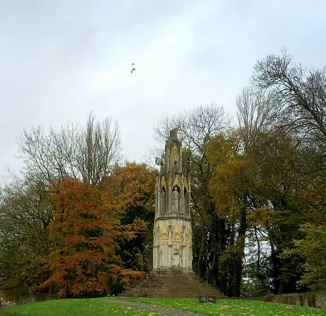 Queen Eleanor Cross - Image 2