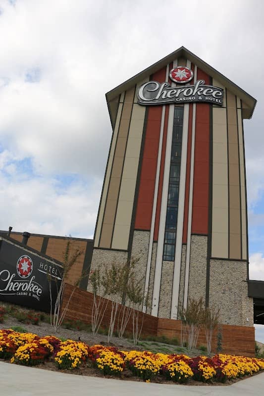 Cherokee Casino and Hotel Roland - Image 1