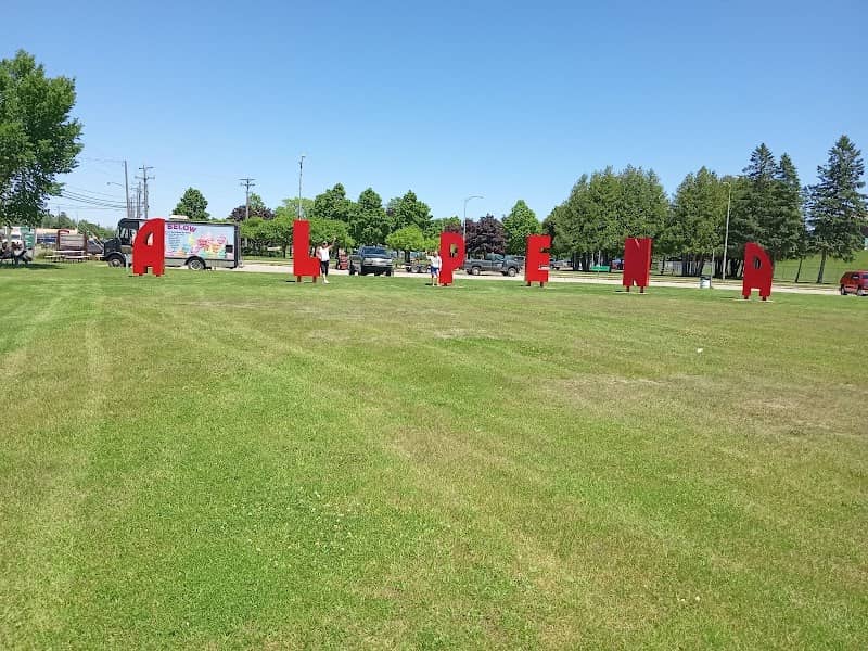 Mich-e-ke-wis Park - Image 1