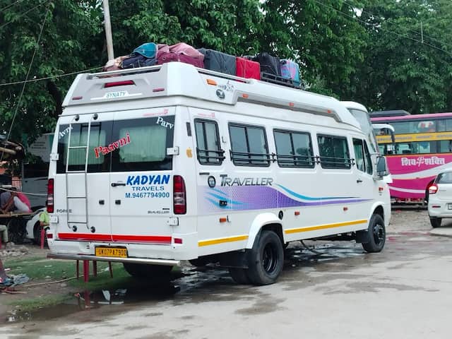 Sona moti tourist bus service - Image 1