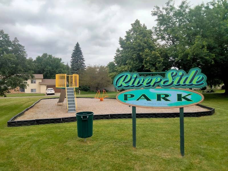 Riverside Park - Image 1