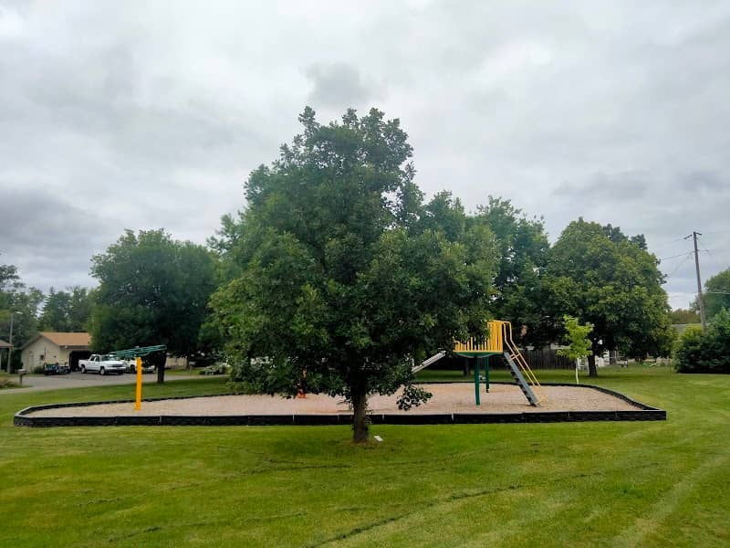 Riverside Park - Image 2