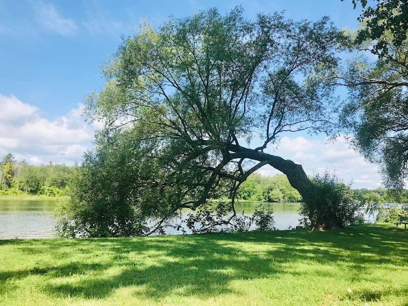 Riverside Park - Image 2
