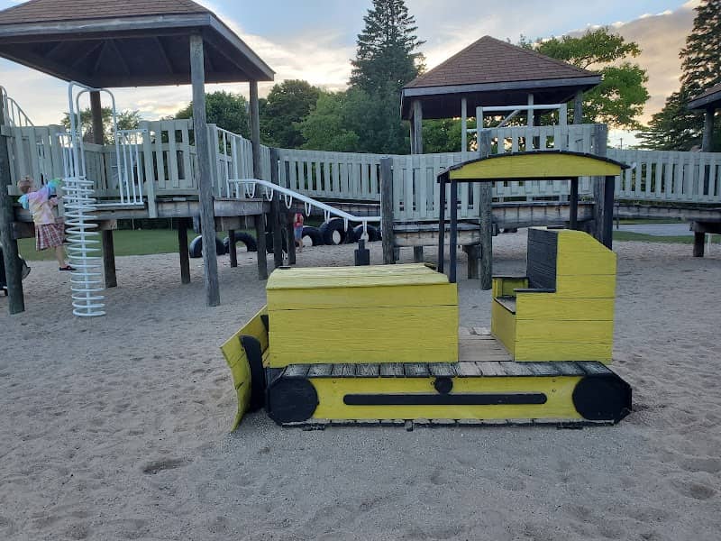 Old School Park - Image 2