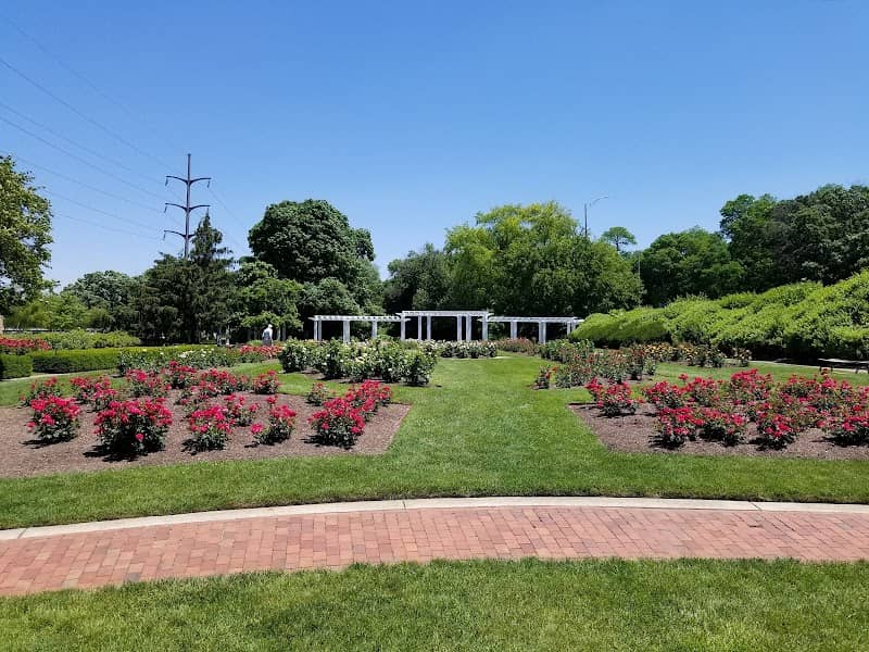 Sinnissippi Gardens - Image 2