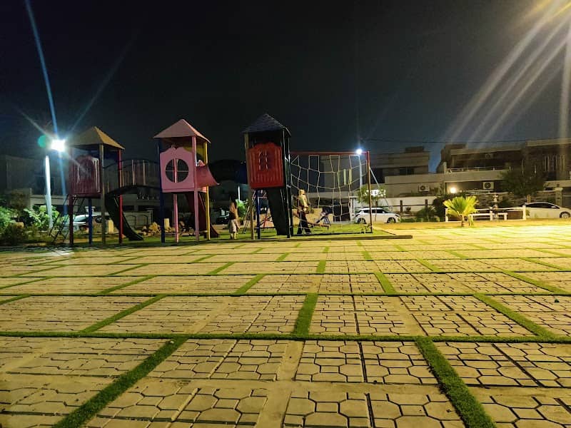Maryam Mukhtar Shaheed Park - Image 2