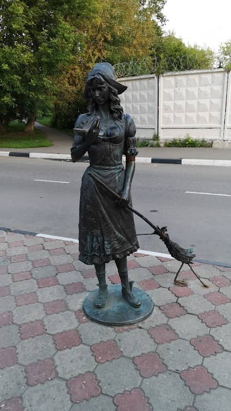 Monument to Cinderella - Image 1