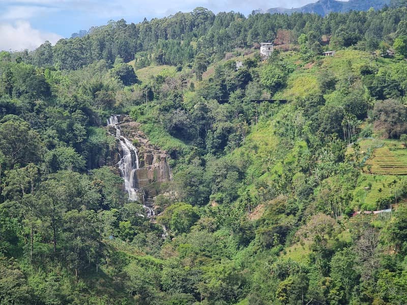 Small rawana waterfall - Image 1