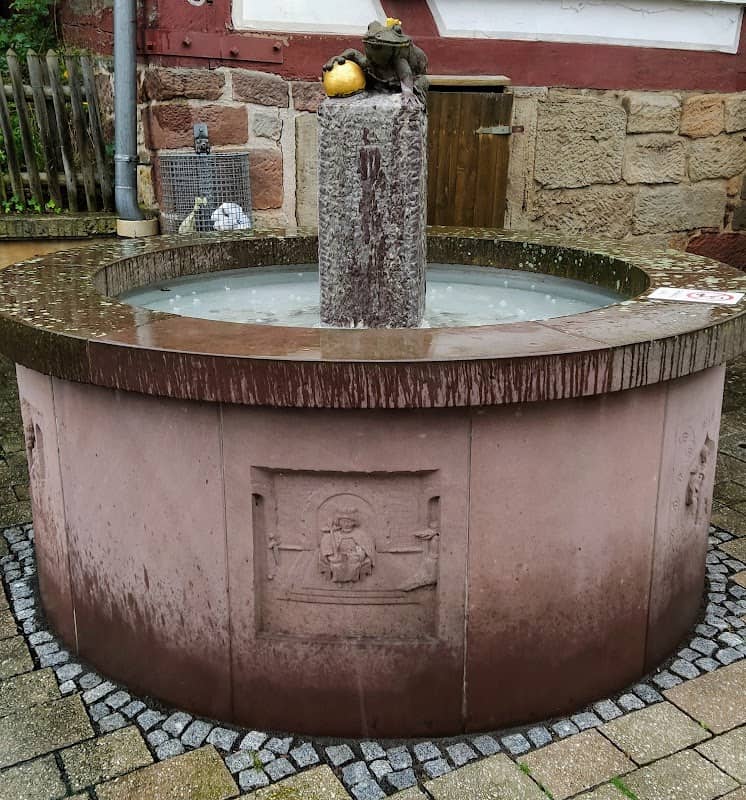Froschkönigbrunnen - Image 1