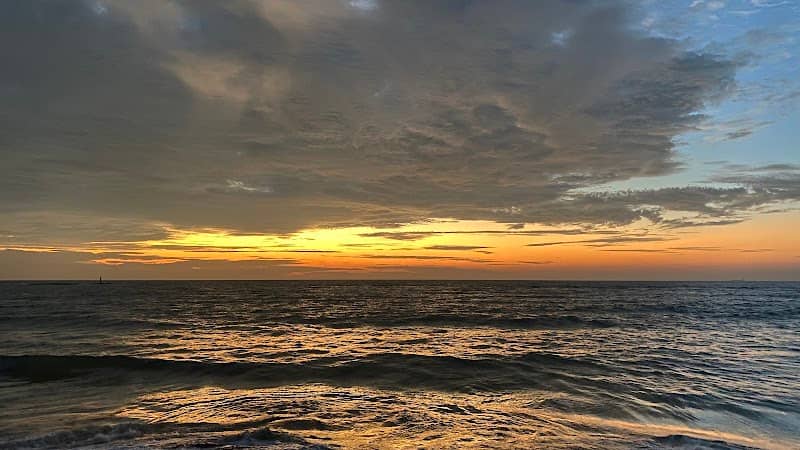 Dehiwala beach - Image 1