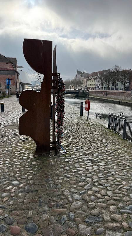 Stahlskulptur mit Liebesschlössern - Image 2