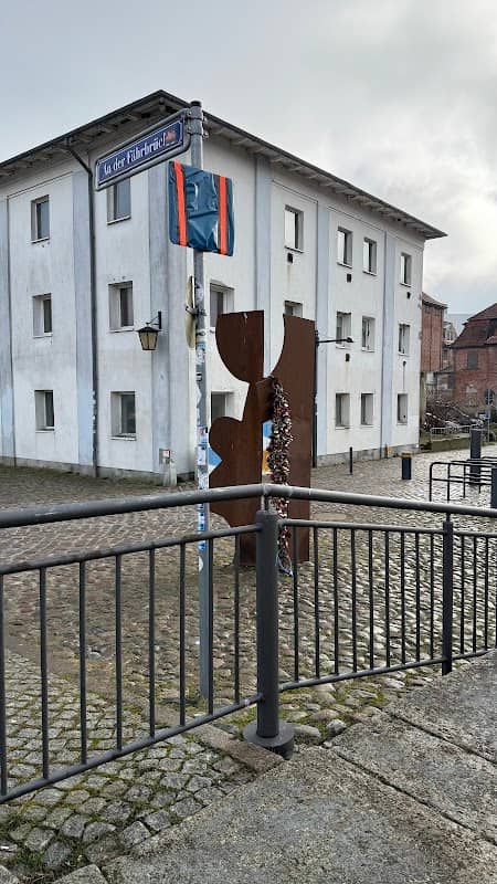 Stahlskulptur mit Liebesschlössern - Image 3