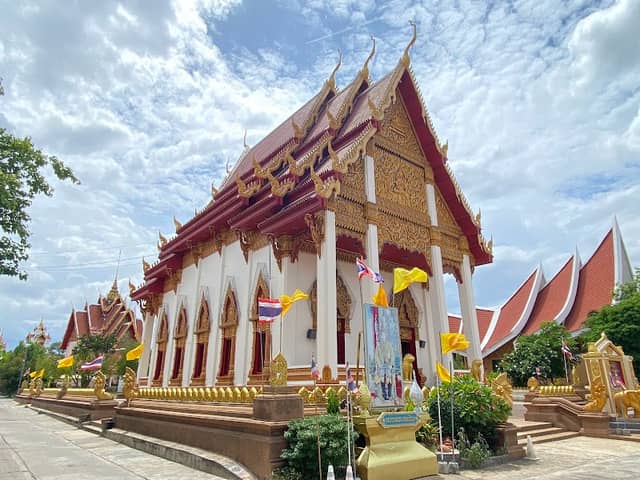 Wat Burapharam Phra Aram Luang - Image 1