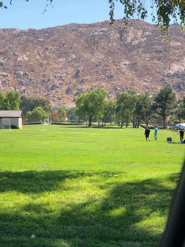 El Potrero Park - Image 1
