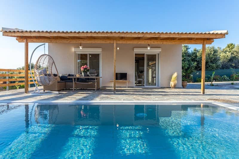 RELAXING POOL HOUSE IN LAGONISI 1 - Image 1