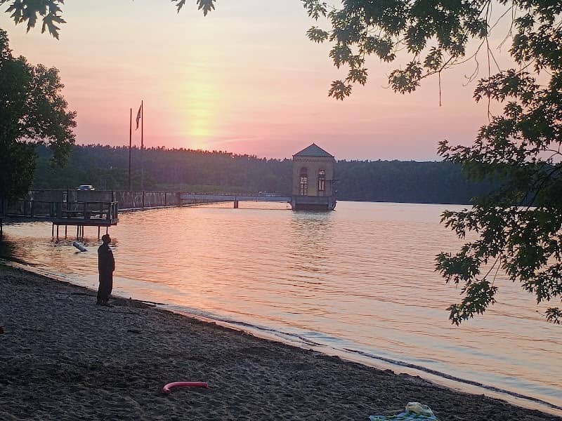 Operator's Village Day Park at Hardy Dam - Image 1