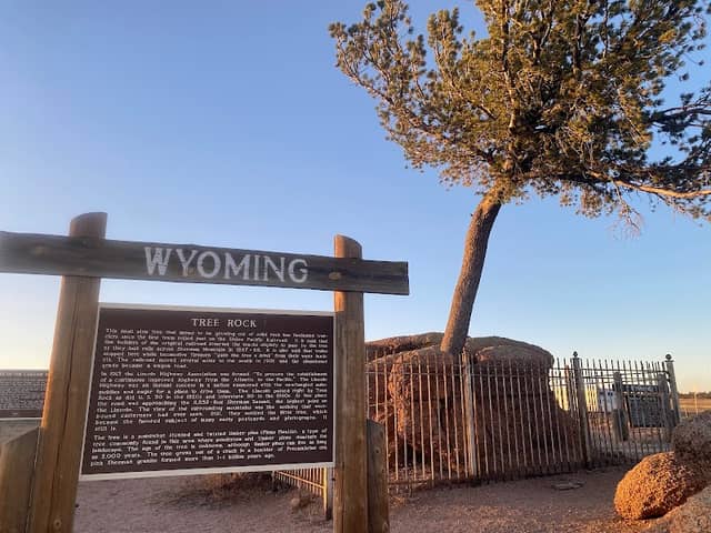 Tree In The Rock, Historical Site - Image 1