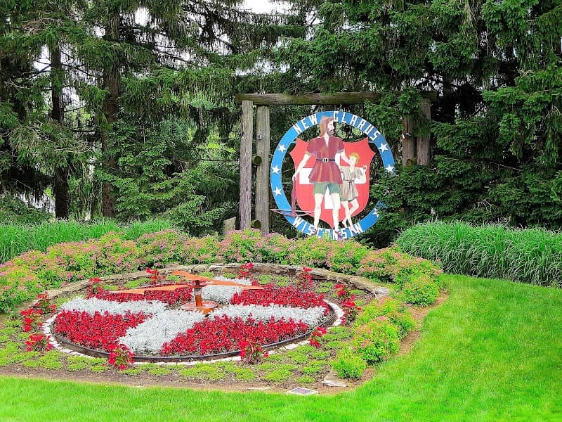 New Glarus Floral Clock - Image 1