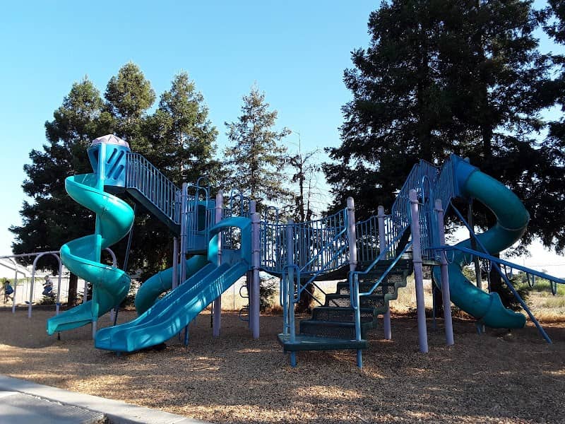 Lindhurst Memorial Park - Image 1