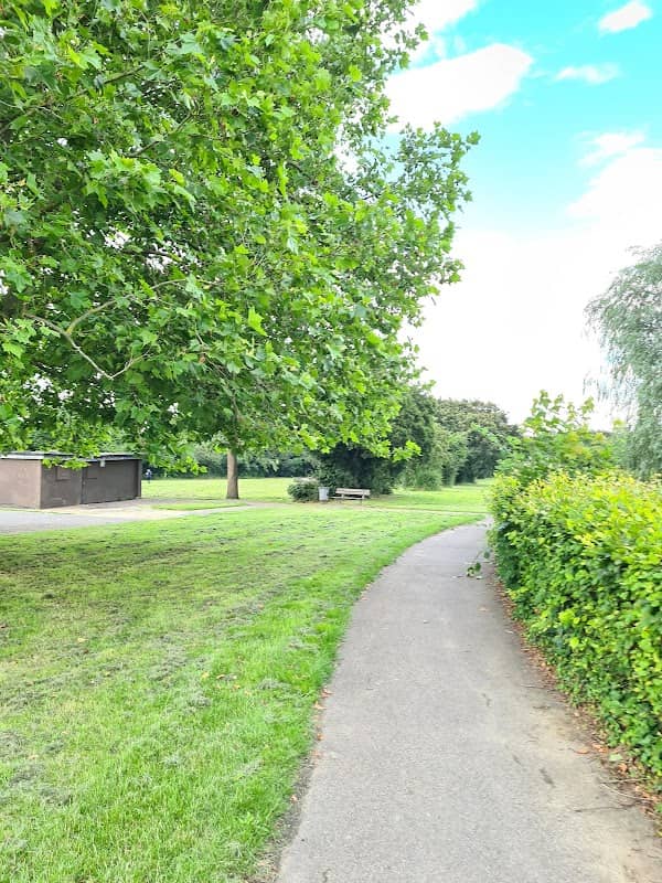 Swan Mead Park - Image 2