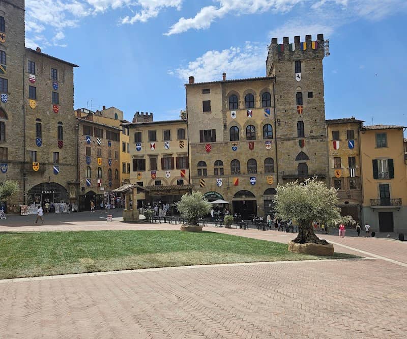 Fontana di Piazza del Praticino - Image 1