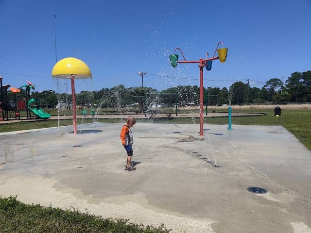Splash pad and playground - Image 2
