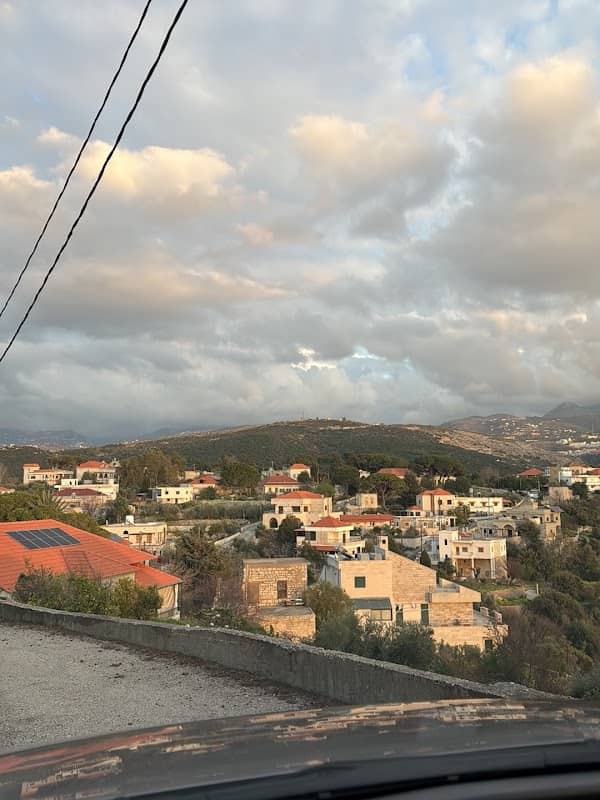 Half village spot - Image 1