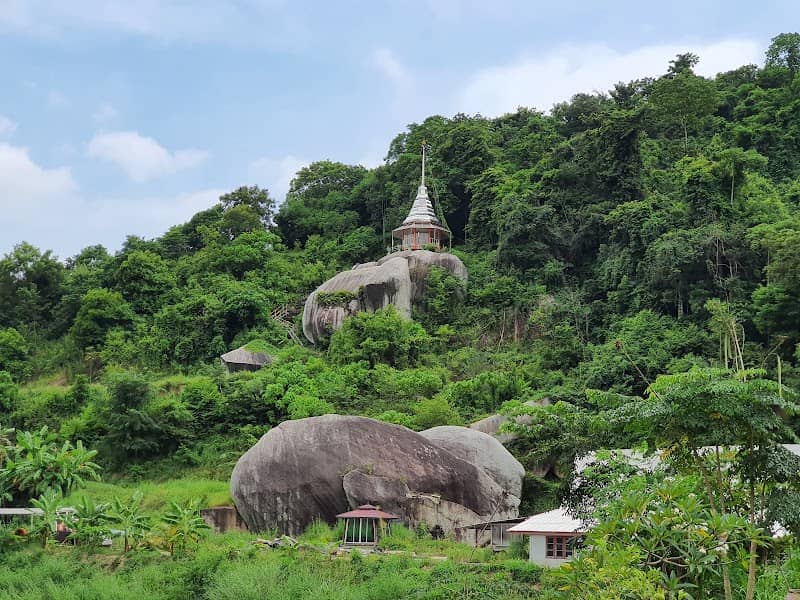 วัดเขาจอมแหน - Image 1